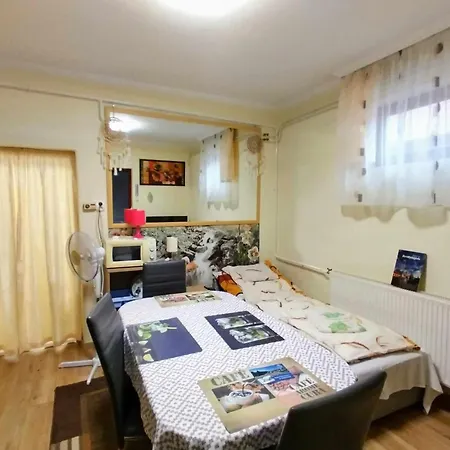 Bundik Vendeghaz Apartment *